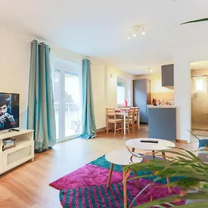 https://spacious-luxury-kitchen-parking-netflix.getmunichhotels.com